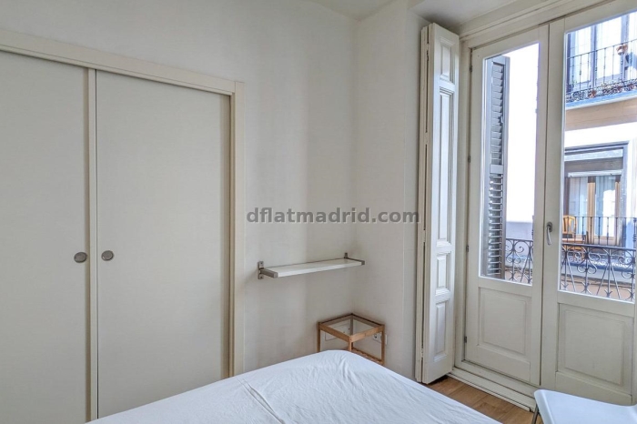 Spacious Apartment in Centro of 3 Bedrooms #1020 in Madrid