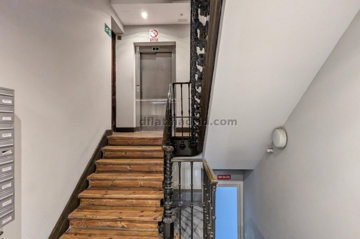 Spacious Apartment in Centro of 3 Bedrooms #1020 in Madrid