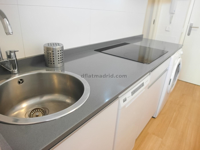 Apartamento Luminoso en Centro de 2 Dormitorios #1021 en Madrid