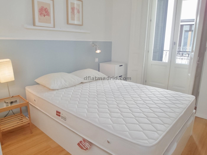 Apartamento Luminoso en Centro de 2 Dormitorios #1021 en Madrid