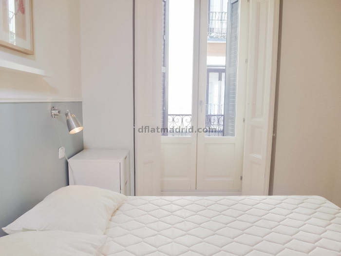 Bright Apartment in Centro of 2 Bedrooms #1021 in Madrid