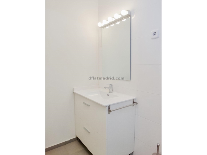 Apartamento Luminoso en Centro de 2 Dormitorios #1021 en Madrid