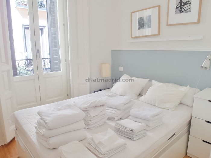 Bright Apartment in Centro of 2 Bedrooms #1021 in Madrid