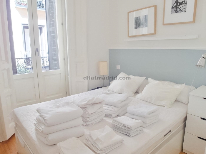 Apartamento Luminoso en Centro de 2 Dormitorios #1021 en Madrid