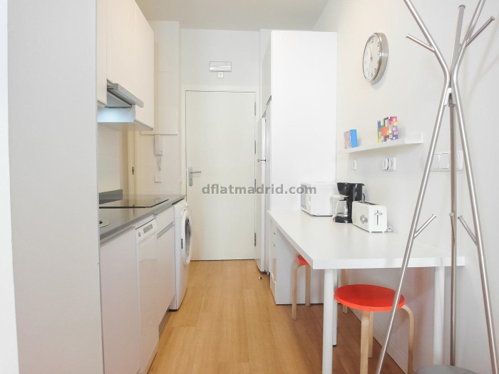 Apartamento Luminoso en Centro de 2 Dormitorios #1021 en Madrid