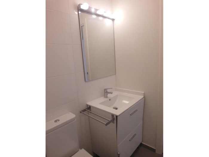 Apartamento Luminoso en Centro de 2 Dormitorios #1022 en Madrid