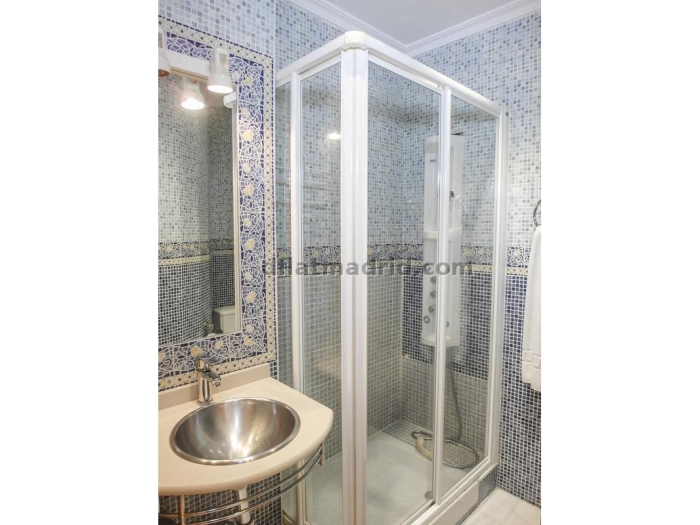 Quiet Apartment in Chamartin of 2 Bedrooms #1537 in Madrid