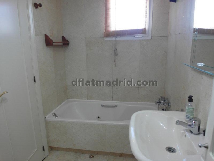 Apartamento Amplio en Hortaleza de 2 Dormitorios con terraza #1545 en Madrid