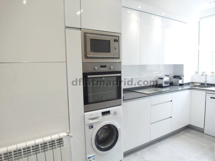 Apartamento Amplio en Moncloa de 3 Dormitorios #1565 en Madrid