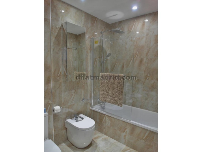 Apartamento Amplio en Moncloa de 3 Dormitorios #1565 en Madrid