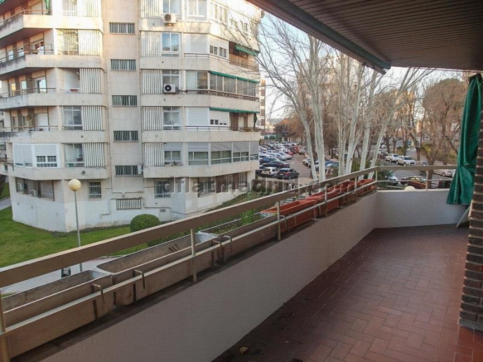 Apartamento Amplio en Hortaleza de 2 Dormitorios con terraza #1704 en Madrid