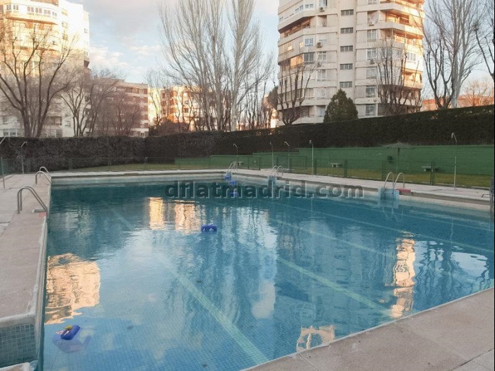 Apartamento Amplio en Hortaleza de 2 Dormitorios con terraza #1704 en Madrid