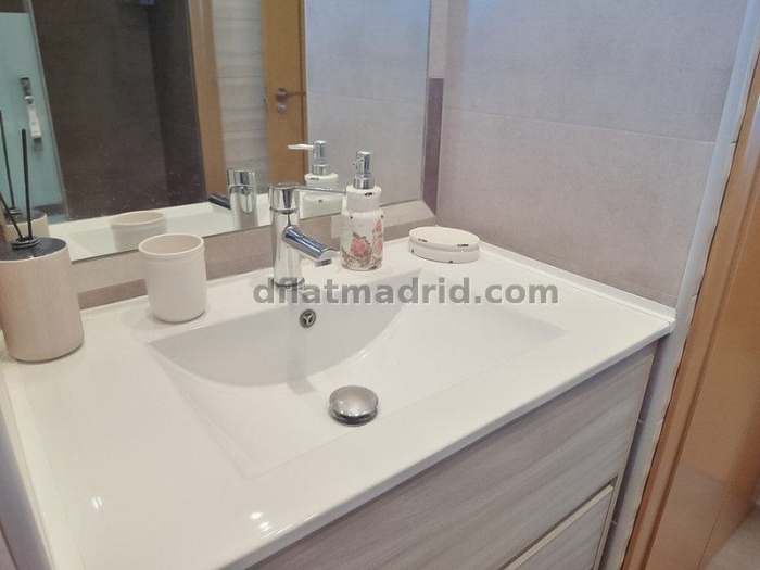 Apartamento Amplio en Chamartin de 3 Dormitorios #1709 en Madrid