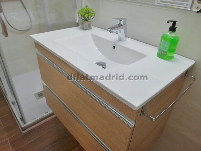 Apartamento Tranquilo en Centro de 1 Dormitorio #1712 en Madrid