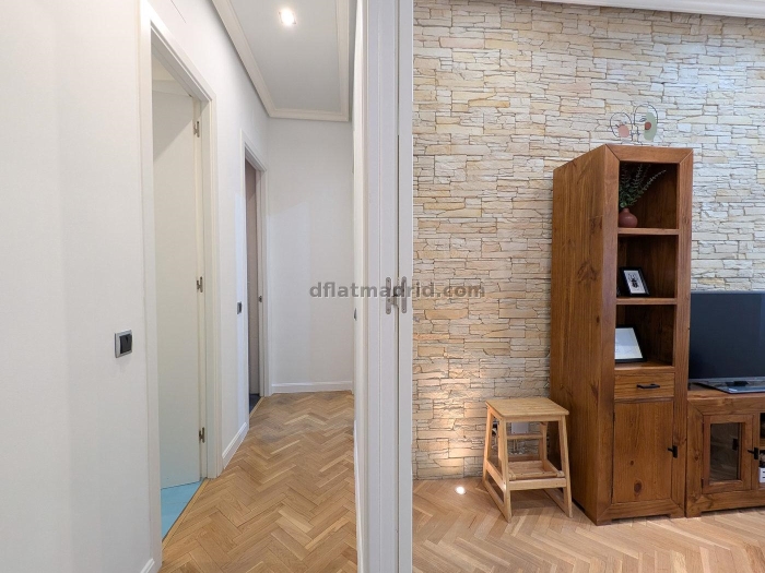 Spacious Apartment in Centro of 2 Bedrooms #1598 in Madrid