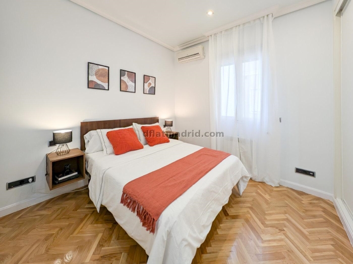 Spacious Apartment in Centro of 2 Bedrooms #1598 in Madrid