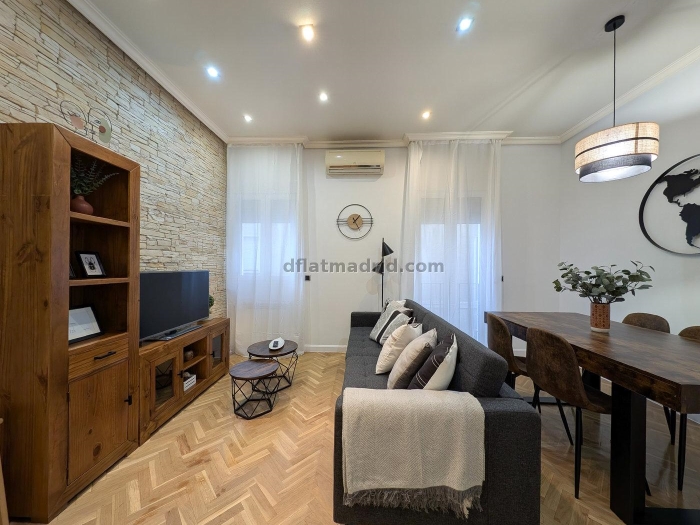 Spacious Apartment in Centro of 2 Bedrooms #1598 in Madrid