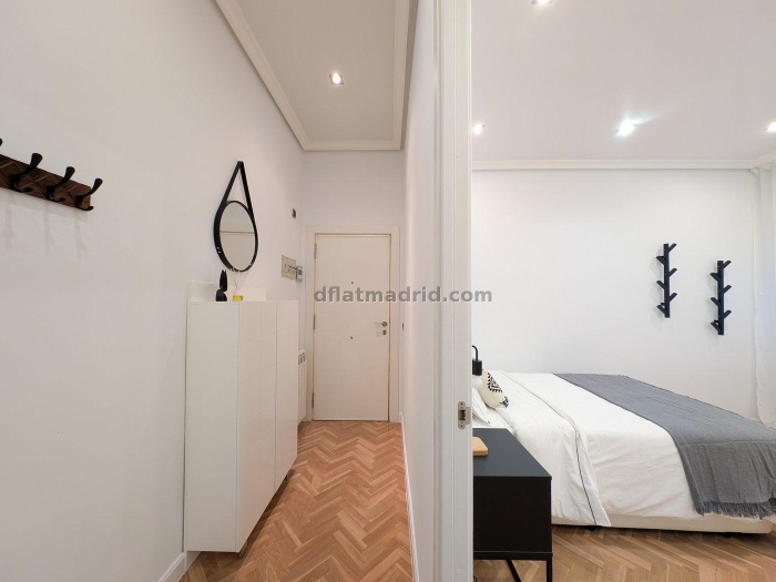 Spacious Apartment in Centro of 2 Bedrooms #1598 in Madrid