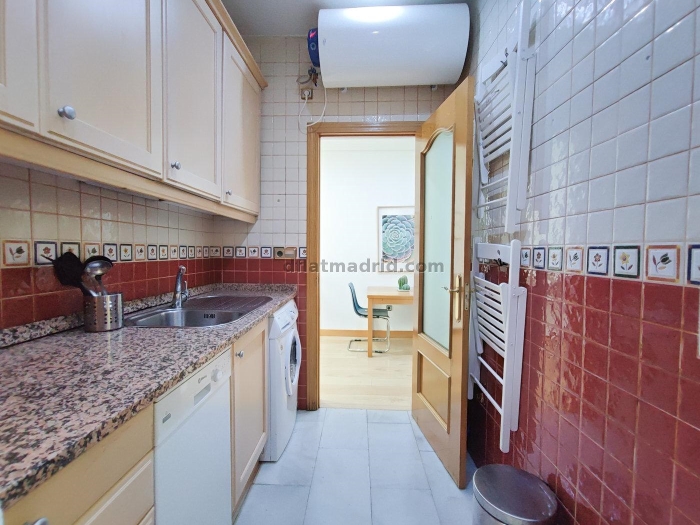 Apartamento Luminoso en Chamartin de 2 Dormitorios #1602 en Madrid