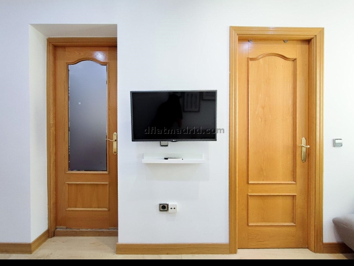 Apartamento Luminoso en Chamartin de 2 Dormitorios #1602 en Madrid