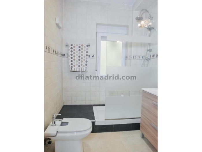 Apartamento Luminoso en Centro de 2 Dormitorios #1683 en Madrid