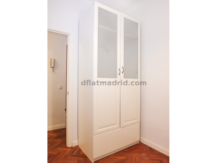 Apartamento Luminoso en Centro de 2 Dormitorios #1683 en Madrid