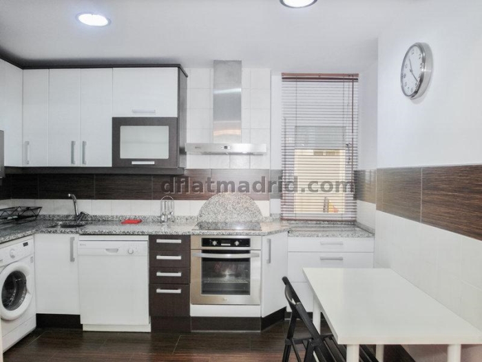 Apartamento Luminoso en Centro de 2 Dormitorios #1683 en Madrid