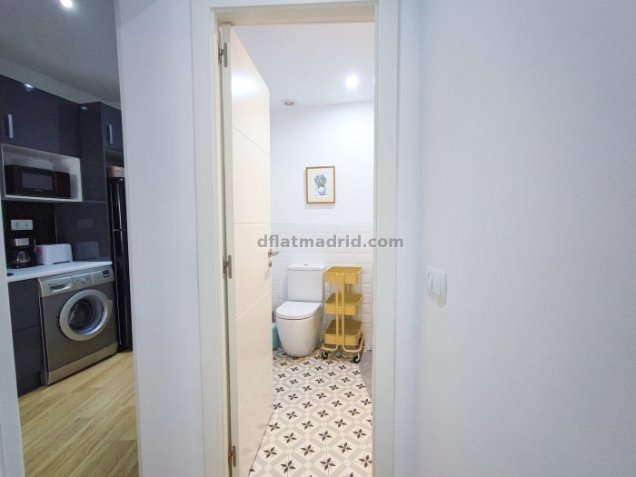 Apartamento Luminoso en Centro de 1 Dormitorio #1687 en Madrid