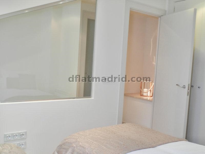 Apartamento Amplio en Centro de 2 Dormitorios con terraza #1695 en Madrid