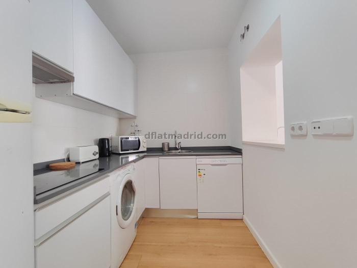 Spacious Apartment in Centro of 2 Bedrooms #1030 in Madrid