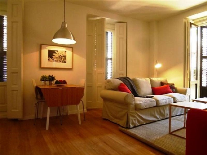 Apartamento Luminoso en Centro de 2 Dormitorios #1032 en Madrid