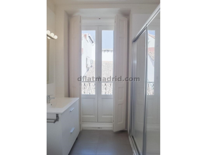 Apartamento Luminoso en Centro de 2 Dormitorios #1033 en Madrid