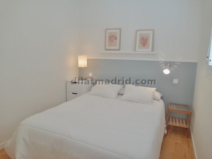 Apartamento Luminoso en Centro de 2 Dormitorios #1033 en Madrid