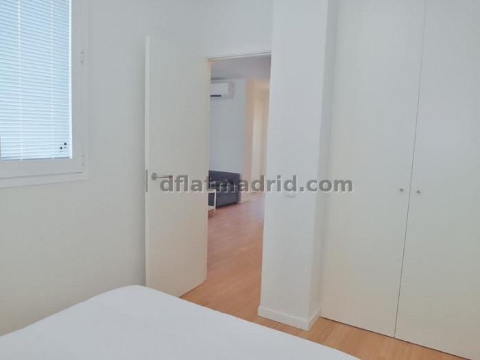 Apartamento Luminoso en Centro de 2 Dormitorios #1033 en Madrid