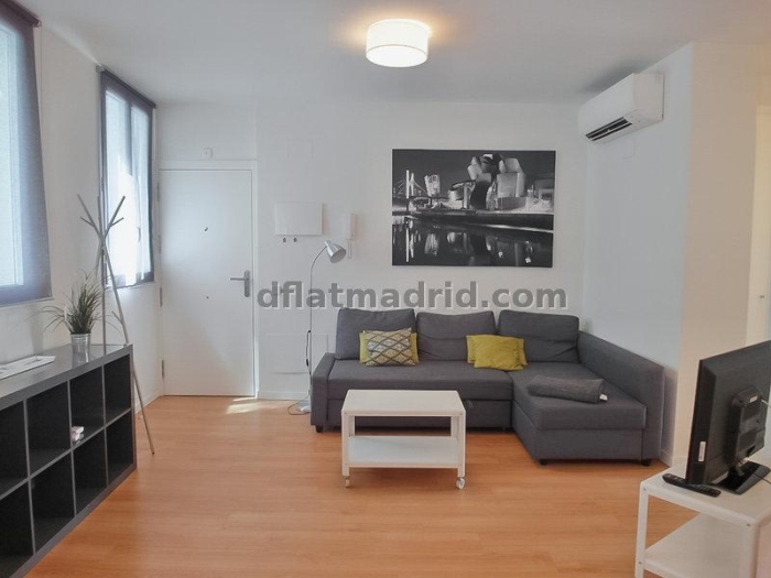 Apartamento Luminoso en Centro de 2 Dormitorios #1033 en Madrid