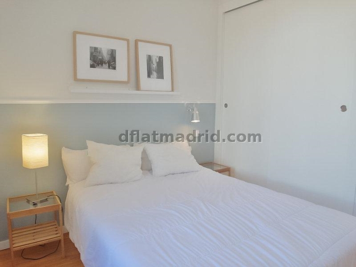 Apartamento Luminoso en Centro de 2 Dormitorios #1033 en Madrid