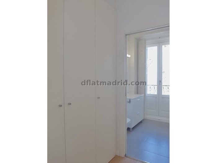 Apartamento Luminoso en Centro de 2 Dormitorios #1033 en Madrid