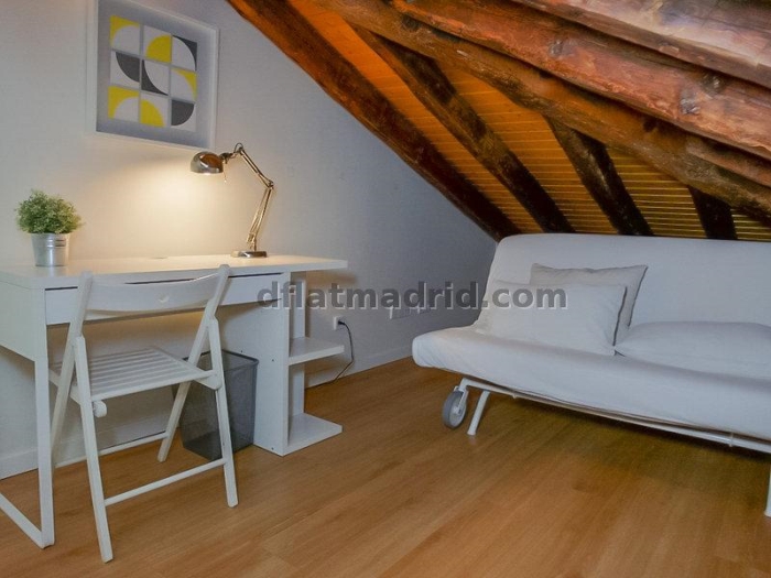 Bright Penthouse in Centro of 2 Bedrooms #1036 in Madrid