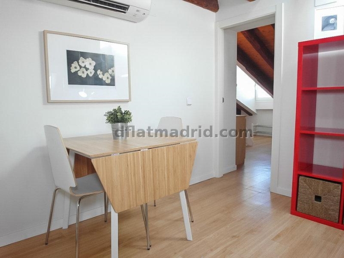 Bright Penthouse in Centro of 2 Bedrooms #1036 in Madrid