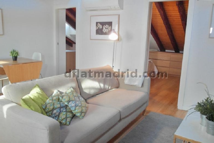 Bright Penthouse in Centro of 2 Bedrooms #1037 in Madrid