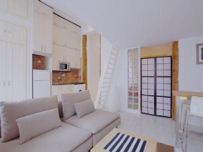Apartamento Luminoso en Centro de 1 Dormitorio #1260 en Madrid