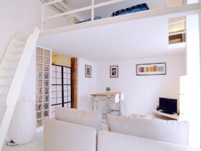 Apartamento Luminoso en Centro de 1 Dormitorio #1260 en Madrid