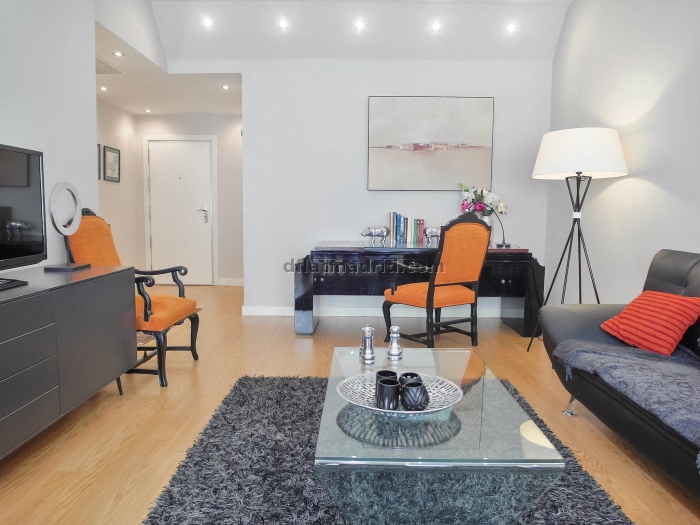 Apartamento Luminoso en Chamartin de 1 Dormitorio #518 en Madrid