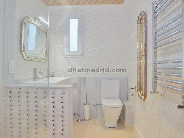 Apartamento Amplio en Aluche de 3 Dormitorios #1807 en Madrid