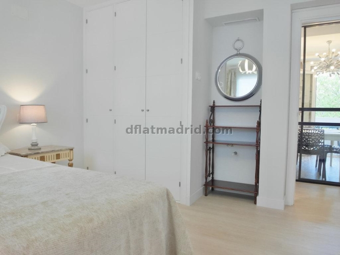 Apartamento Amplio en Aluche de 3 Dormitorios #1807 en Madrid