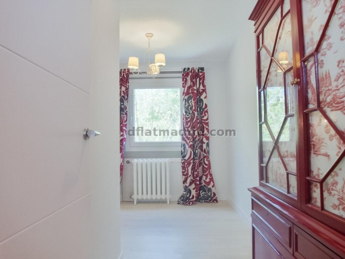 Apartamento Amplio en Aluche de 3 Dormitorios #1807 en Madrid