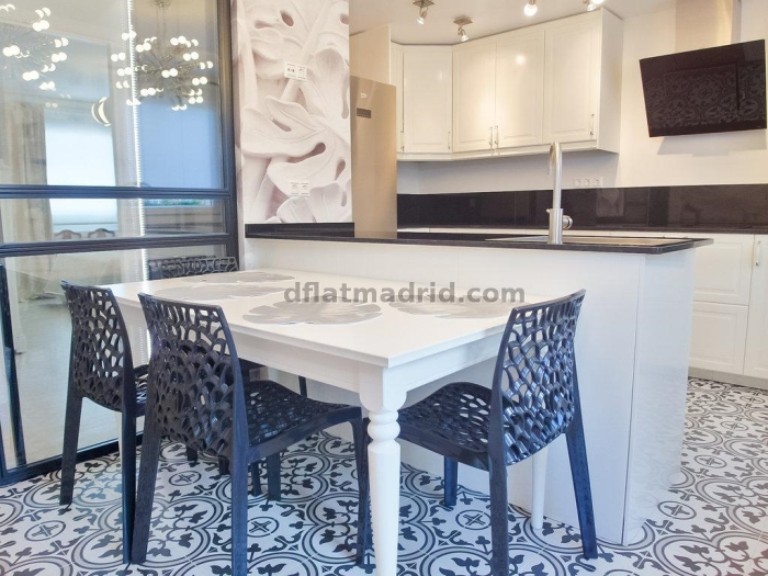 Apartamento Amplio en Aluche de 3 Dormitorios #1807 en Madrid