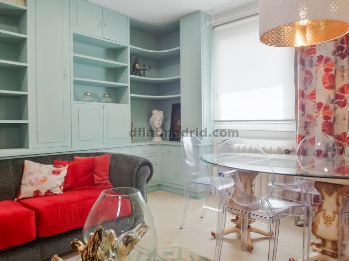 Apartamento Amplio en Aluche de 3 Dormitorios #1807 en Madrid