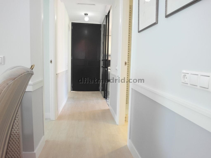 Apartamento Amplio en Aluche de 3 Dormitorios #1807 en Madrid