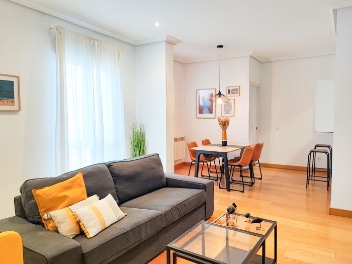 Apartamento Céntrico en Chamberi de 3 Dormitorios #1838 en Madrid